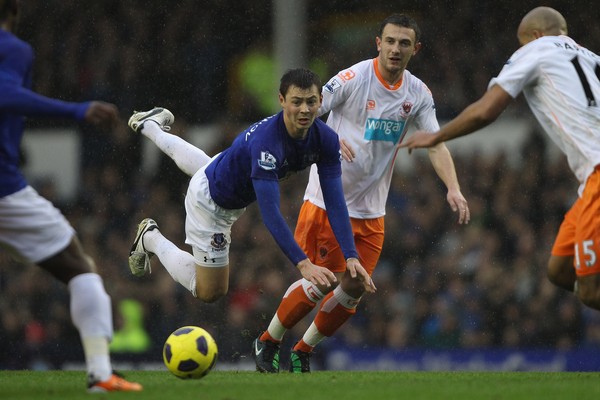 Diniyar Bilyaletdinov in a match for Everton, England, in 2011 (Photo: Getty Images)