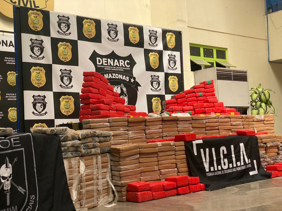 Polícia apreende 1 tonelada de cocaína no AM; homem é preso suspeito de  transportar a droga | Amazonas | G1