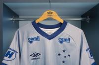Cruzeiro lança terceiro uniforme pelo 10º ano seguido; relembre modelos e inspirações desde 2014