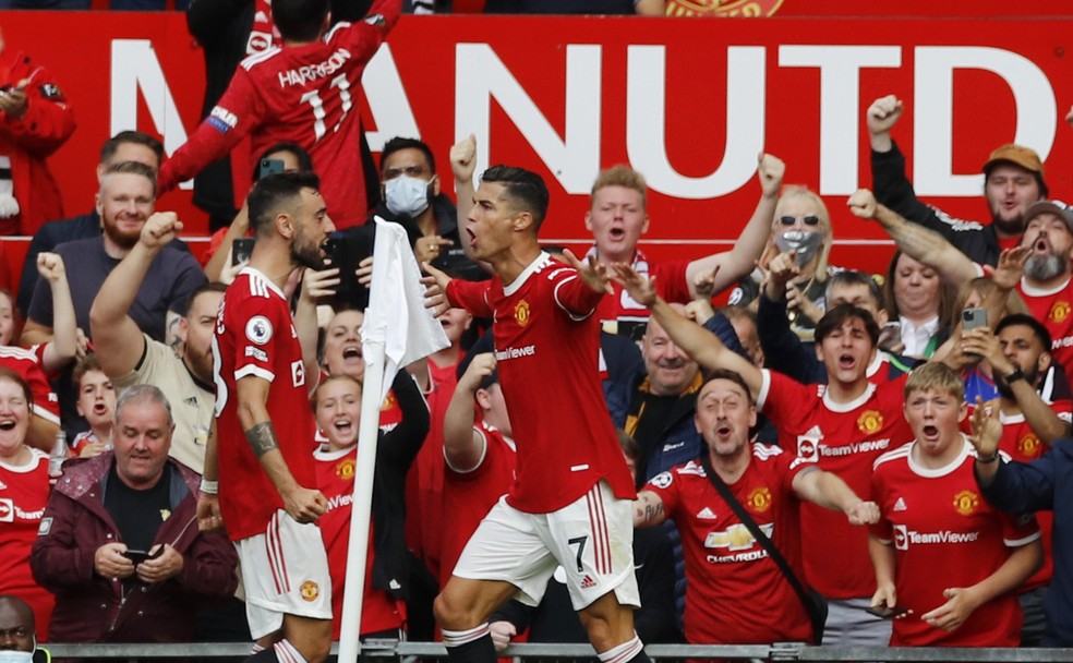 Cristiano Ronaldo comemora gol pelo United — Foto: REUTERS/Phil Noble