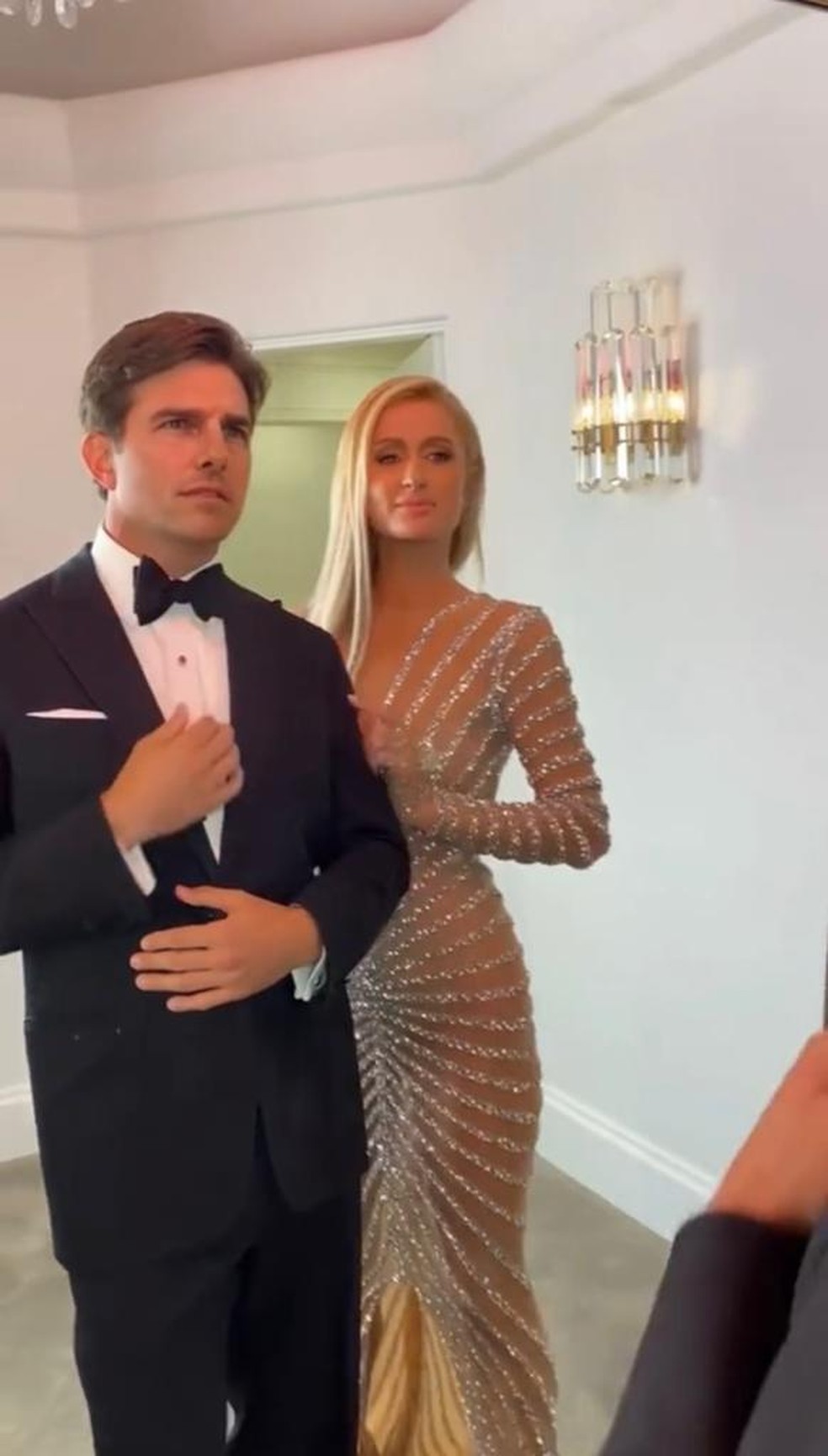 Paris Hilton posta vídeo em clima de romance com sósia de Tom Cruise e  agita web; confira | Entretenimento | Glamour