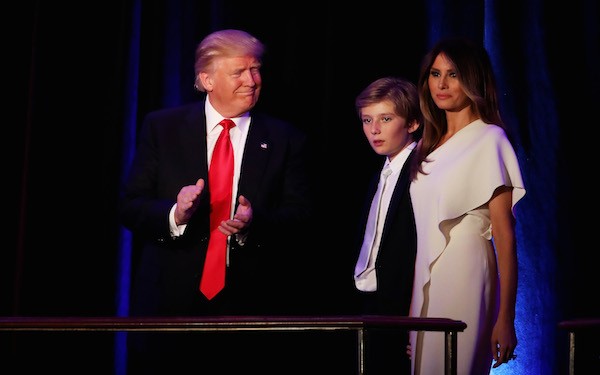 Donald Trump, Melaina Trump e Barron Trumo (Foto: Getty Images)