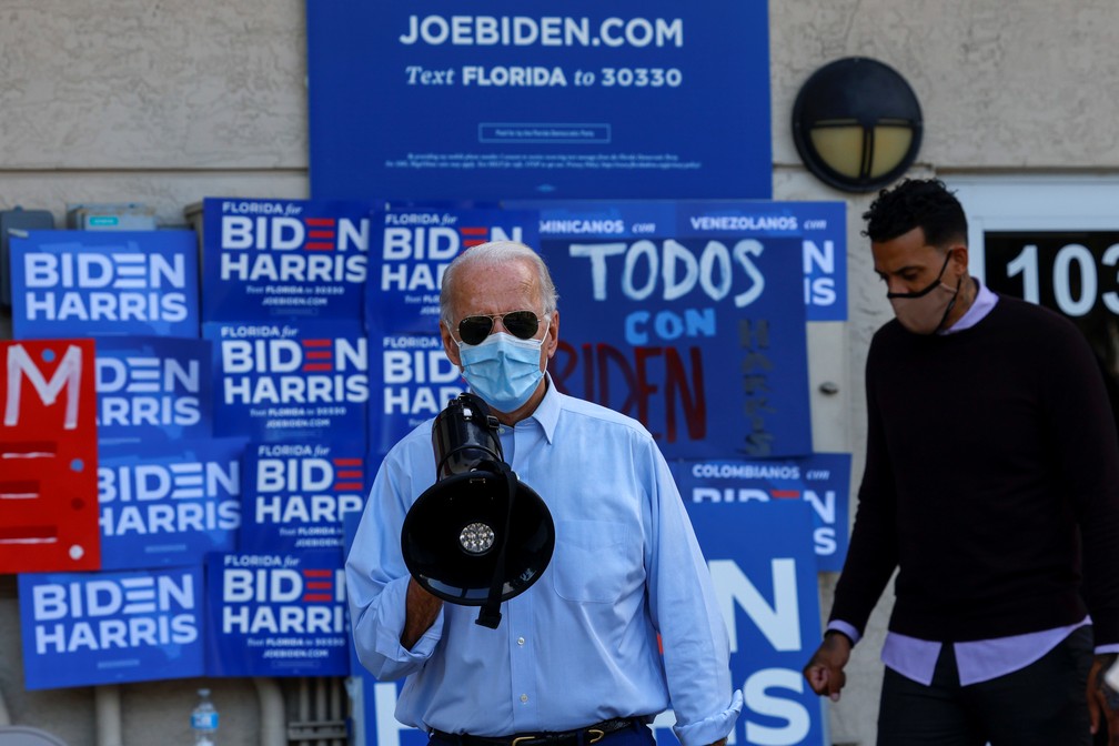 Joe Biden, candidato do Partido Democrata, participa de evento de campanha perto de Miami, na Flórida, nesta quinta (29) — Foto: Brian Snyder/Reuters