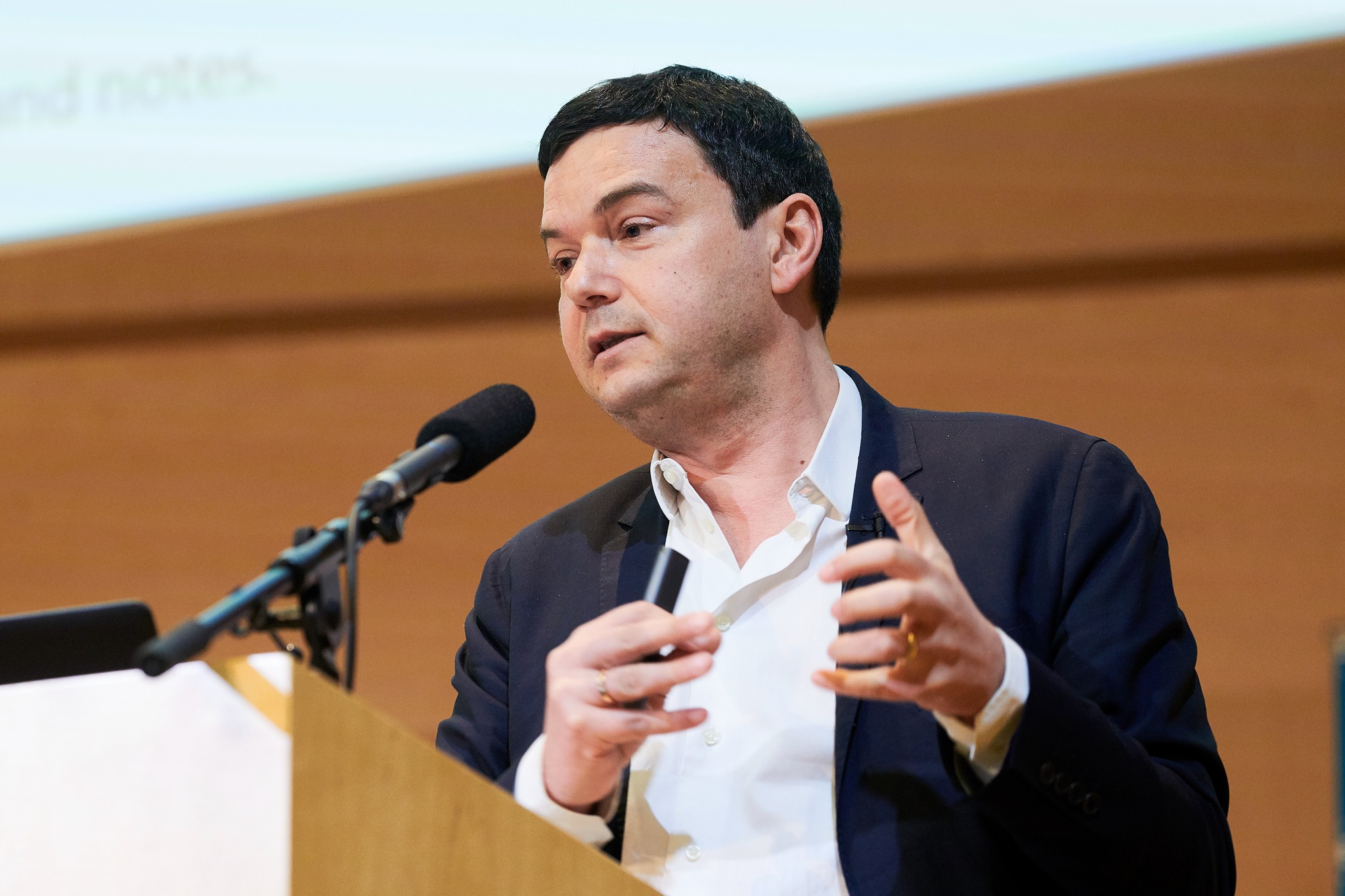 Mais desigualdade põe democracia em cheque, diz Piketty