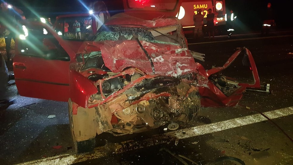 Quatro pessoas morreram em acidente em rodovia de Itaí — Foto: Polícia Rodoviária/Divulgação