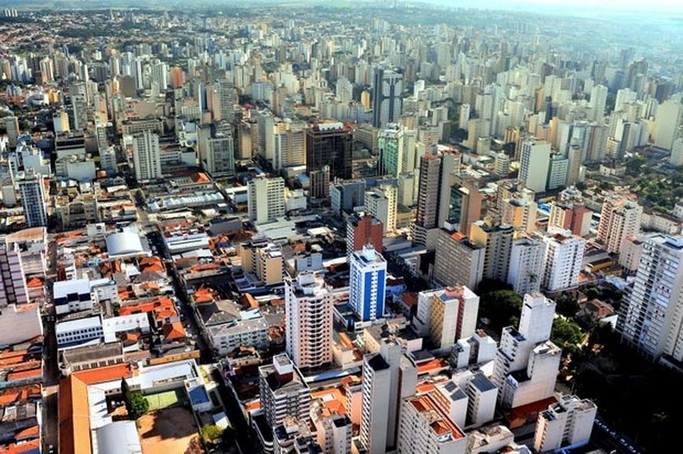Vista a&eacute;rea do Centro de Campinas &mdash; Foto: Jo&atilde;o Mauricio Garcia/G1