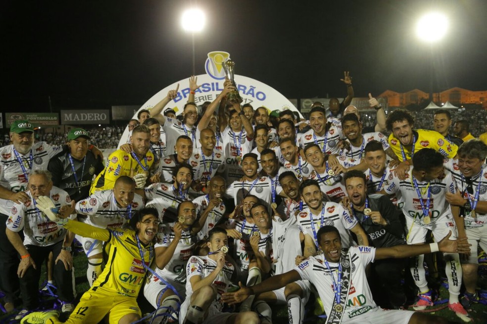 OperÃ¡rio-PR foi o campeÃ£o da SÃ©rie D 2017 e garantiu acesso Ã  Terceirona  (Foto: Hugo Harada/Gazeta do Povo)