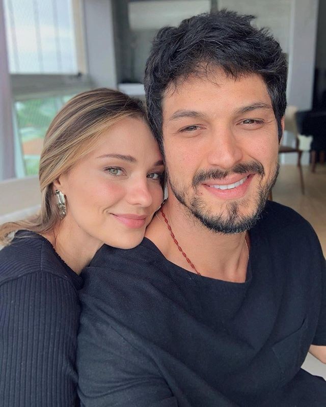 Rômulo Estrela posta declaração de amor para esposa, Nilma Quariguasi (Foto: reprodução/Instagram)