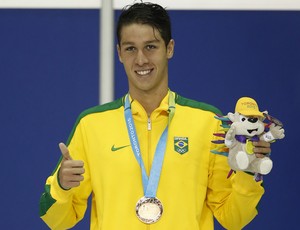  Brandonn Almeida, com a medalha de bronze nos 1500m livre (Foto: Erich Schlegel-USA TODAY Sports)