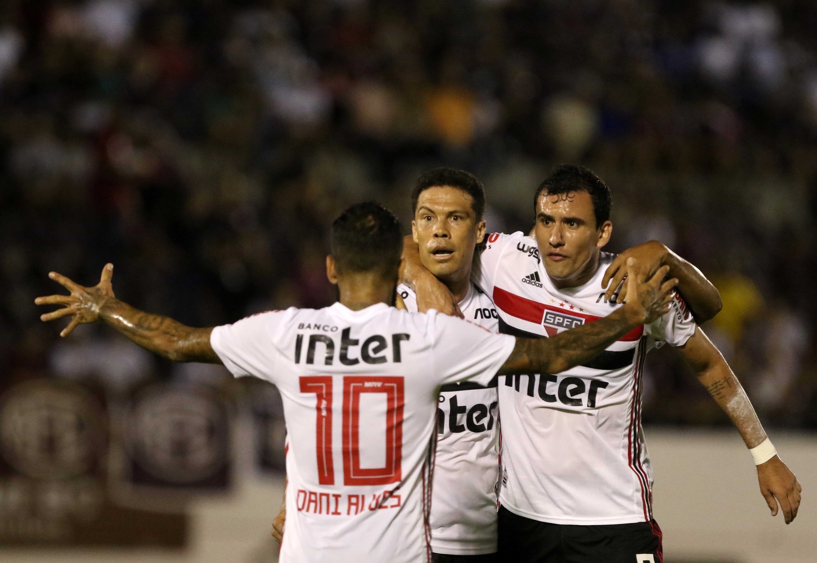 [COMENTE]: Quem foi o melhor e o pior jogador na partida entre Ferroviária x São Paulo?