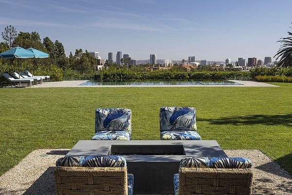 A provável nova moradia de Jennifer Lopez e Ben Affleck em Los Angeles, no bairro de Bel-Air (Foto: Divulgação)