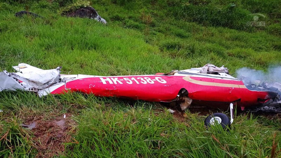 Destroços de avião que caiu na Colômbia