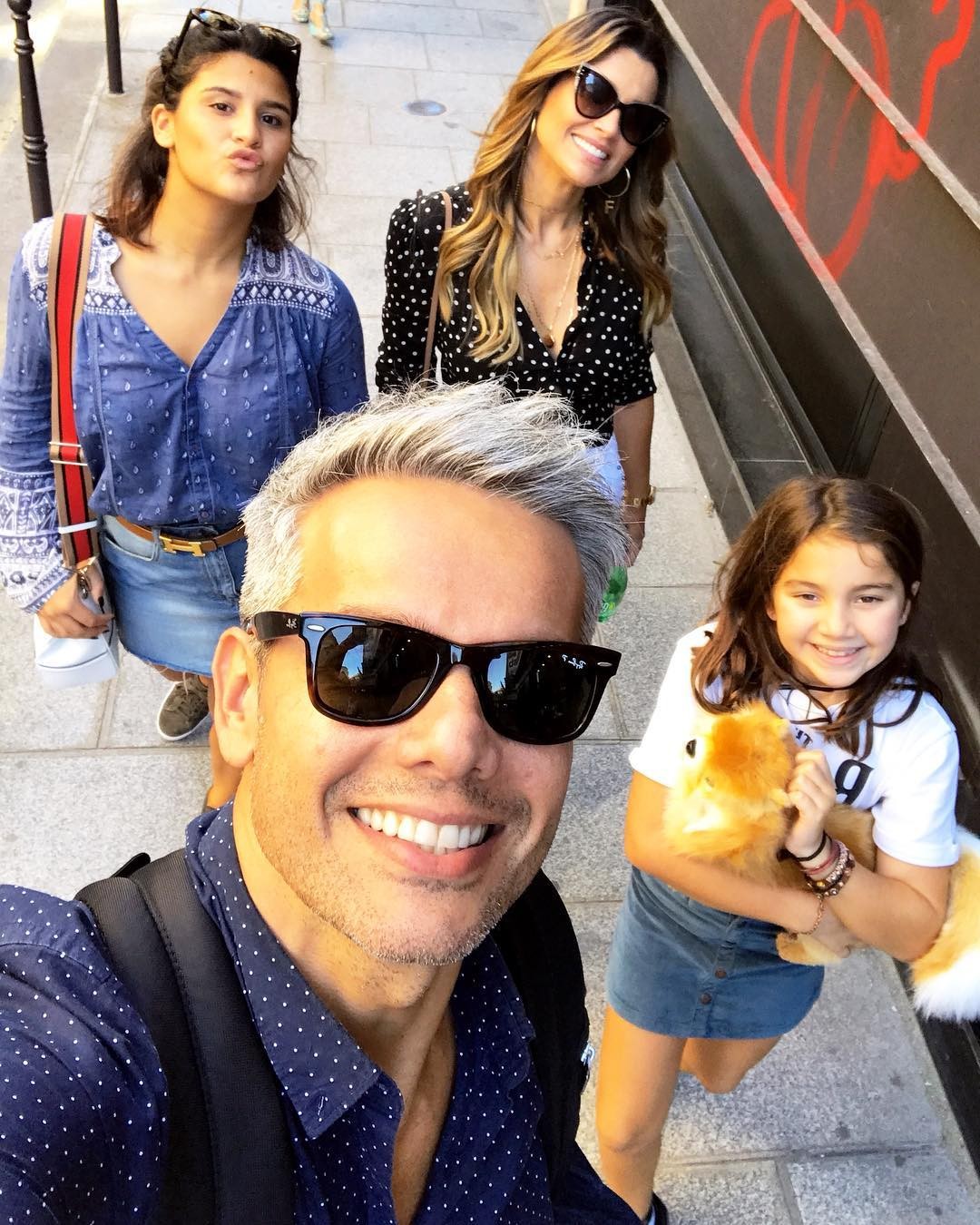 Otaviano Costa e a família (Foto: Reprodução/Instagram)