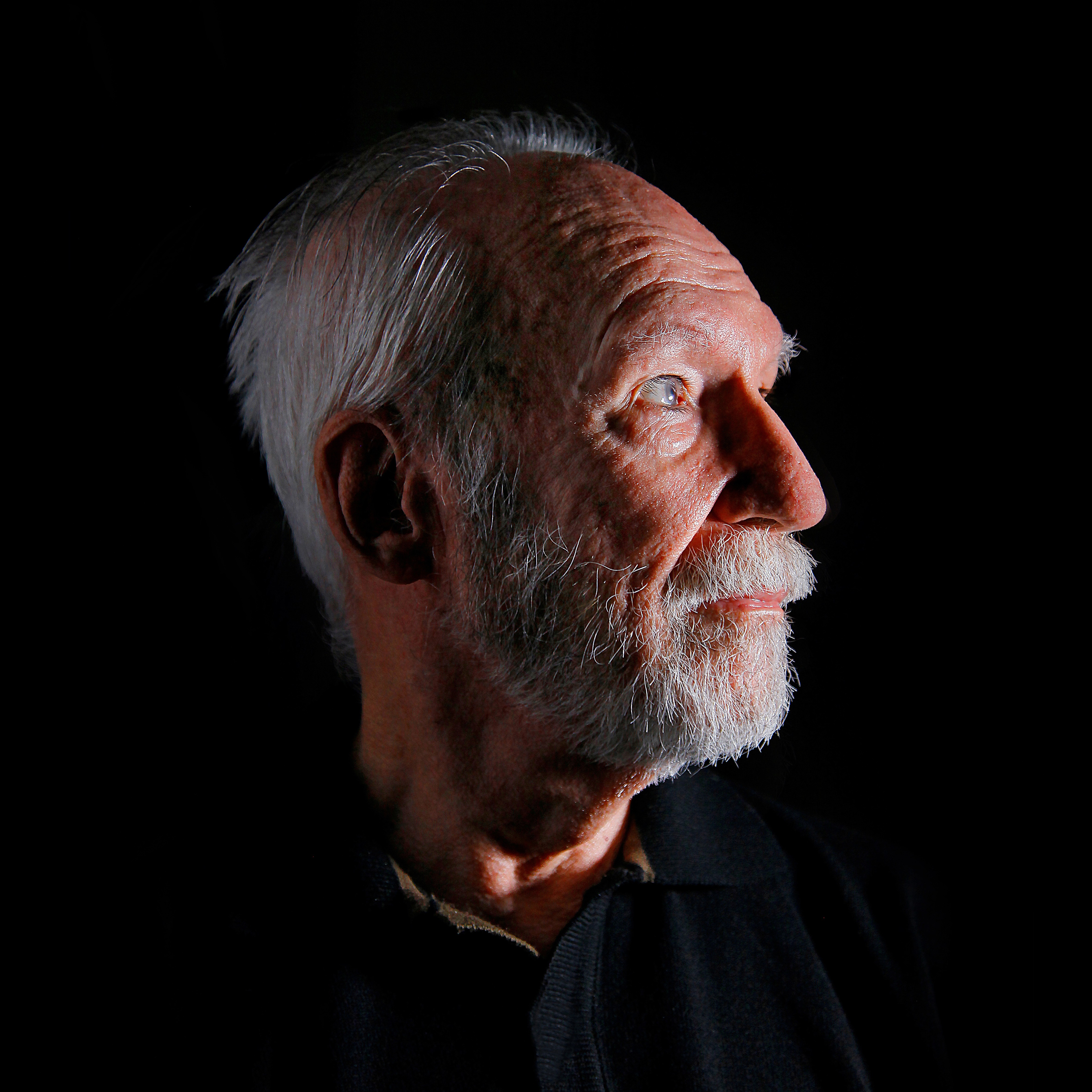 Nome essencial do teatro gaúcho, Luiz Paulo Vasconcellos ganha livro sobre sua carreira aos 80 anos