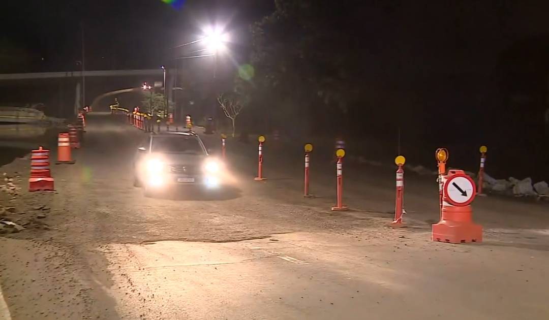 Corredor humanit&aacute;rio ap&oacute;s alargamento da via em Porto Alegre