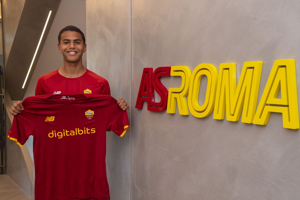 Corinthians mantém percentual e aposta em valorização de jovem contratado pela Roma