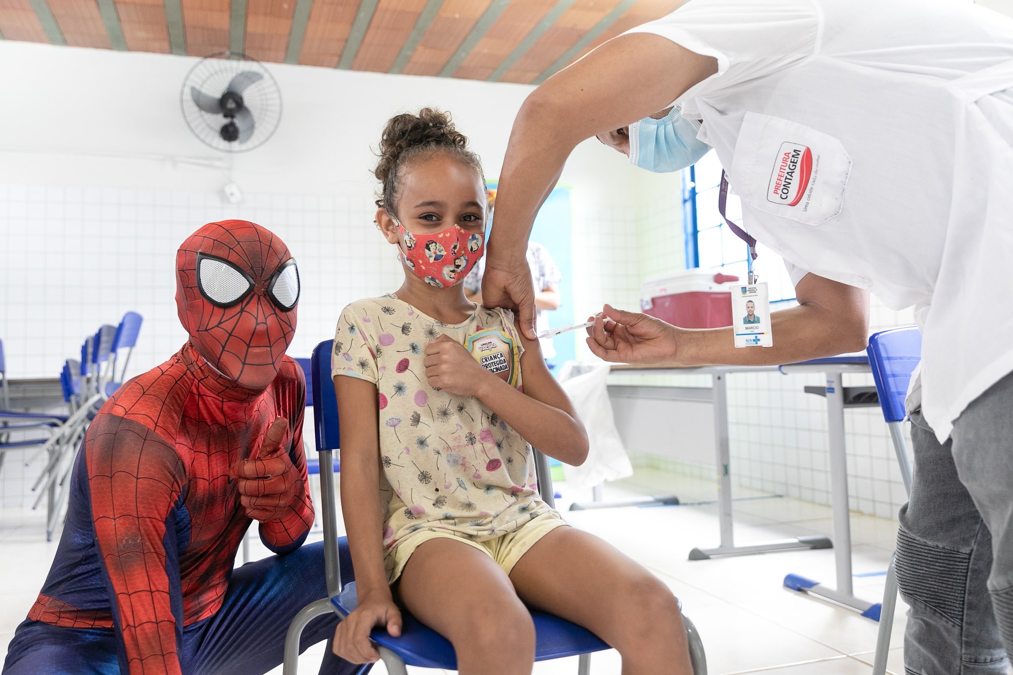 Contagem continua mutirão com heróis da 'Liga da Vacina' neste sábado para crianças de 5 a 11 anos