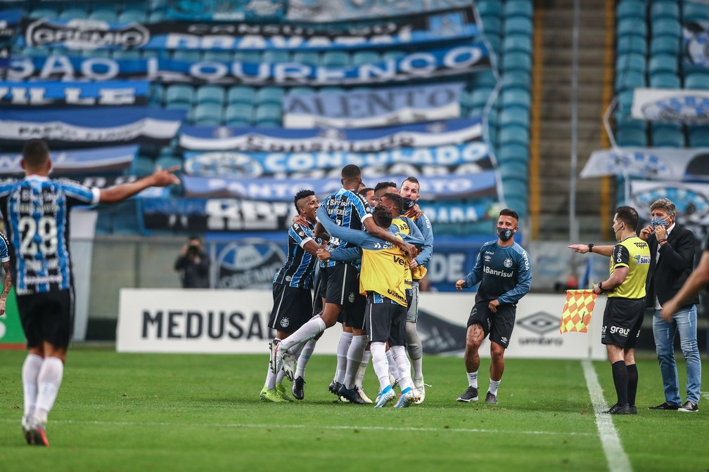 Jogadores do Grêmio comemoram gol no Gre-Nal — Foto: Lucas Uebel/Grêmio