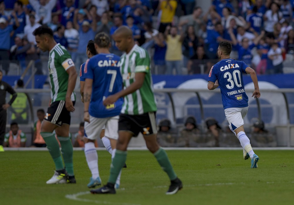 Thiago Neves marca diante de time do coração e diz ter sorte contra o Coritiba
