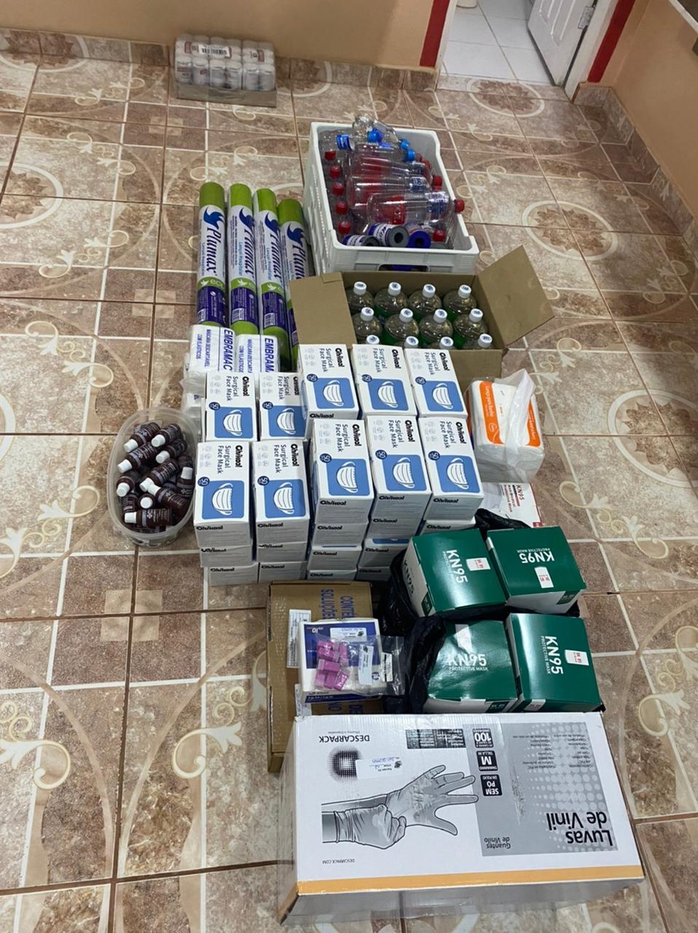 Opera&ccedil;&atilde;o Anestesia - itens de uso hospitalar encontrados na casa de servidora p&uacute;blica &mdash; Foto: Pol&iacute;cia Federal/Divulga&ccedil;&atilde;o