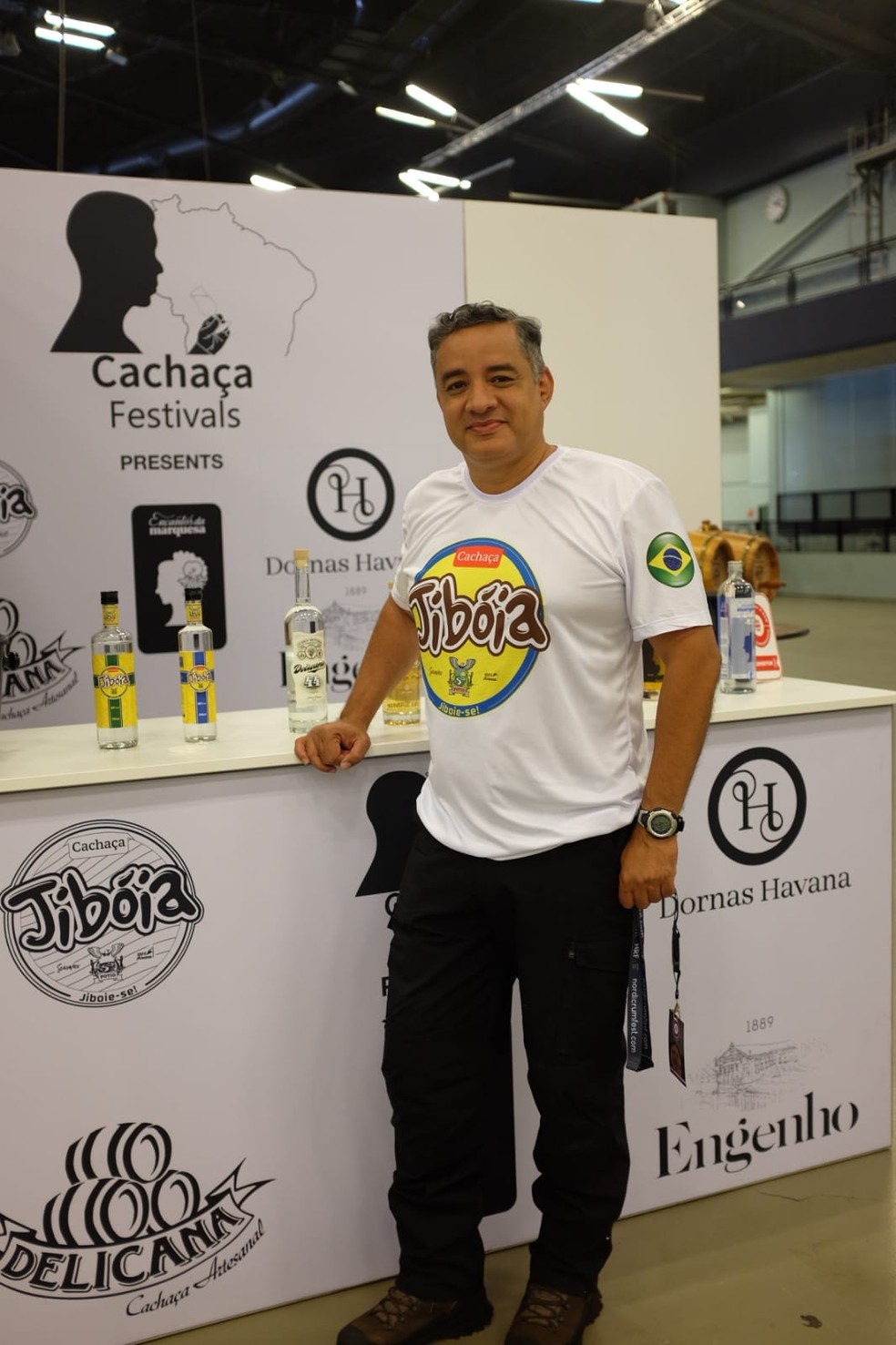 Jakson Soares levou cachaça acreana para apresentar em festival internacional de bebidas destiladas — Foto: Arquivo pessoal