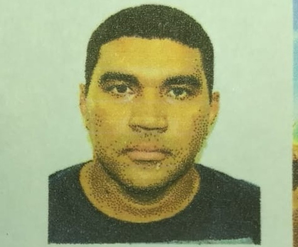 Ronaldo Santana da Silva, ex-PM suspeito de trazer maços piratas (Foto: Divulgação/Polícia Civil)