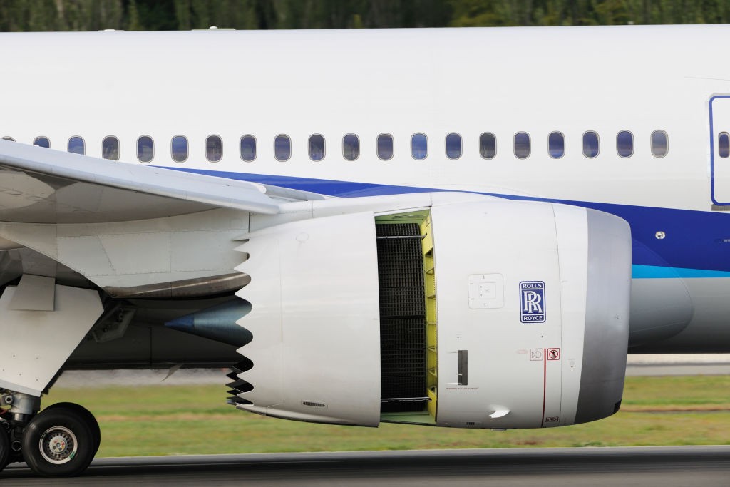 Air-brakes on Rolls-Royce Trent 1000 engine on ANA All Nippon Airways Boeing 787-8 Dreamliner landing. (Photo by: Aviation-images.com/Universal Images Group via Getty Images) (Foto: Universal Images Group via Getty)