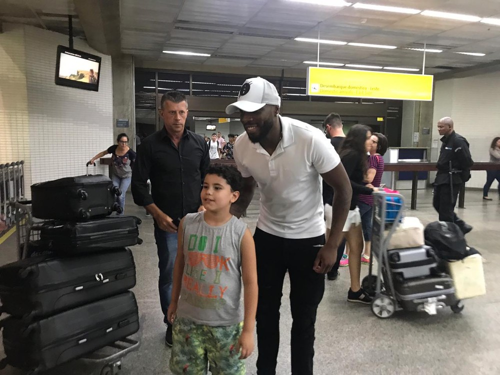 Manoel festeja acerto com Corinthians e diz que em uma semana entrará em forma