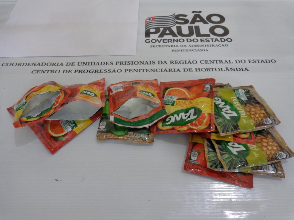Agentes do CPP de Hortolândia (SP) impediram entrada de 232 gramas de cocaína escondidos dentro de embalagens de suco — Foto: Secretaria da Administração Penitenciária (SAP)