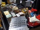 Polícia de Valinhos apreende itens de luxo e carros roubados; 2 são presos