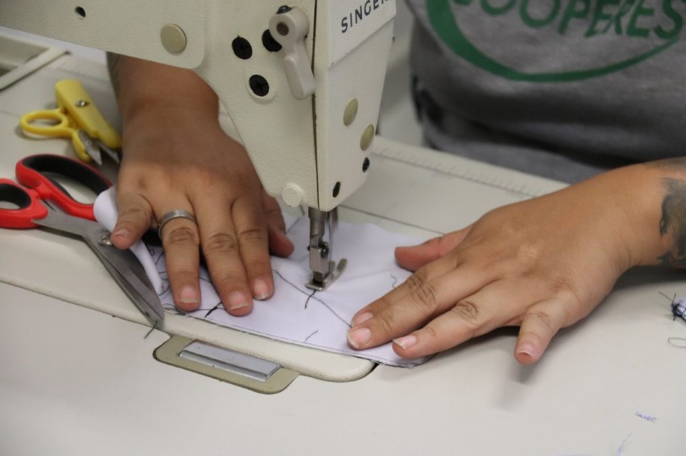 Fesc abre inscrições para contratação de 40 costureiras para confecção de máscaras de tecido em São Carlos. — Foto: Divulgação