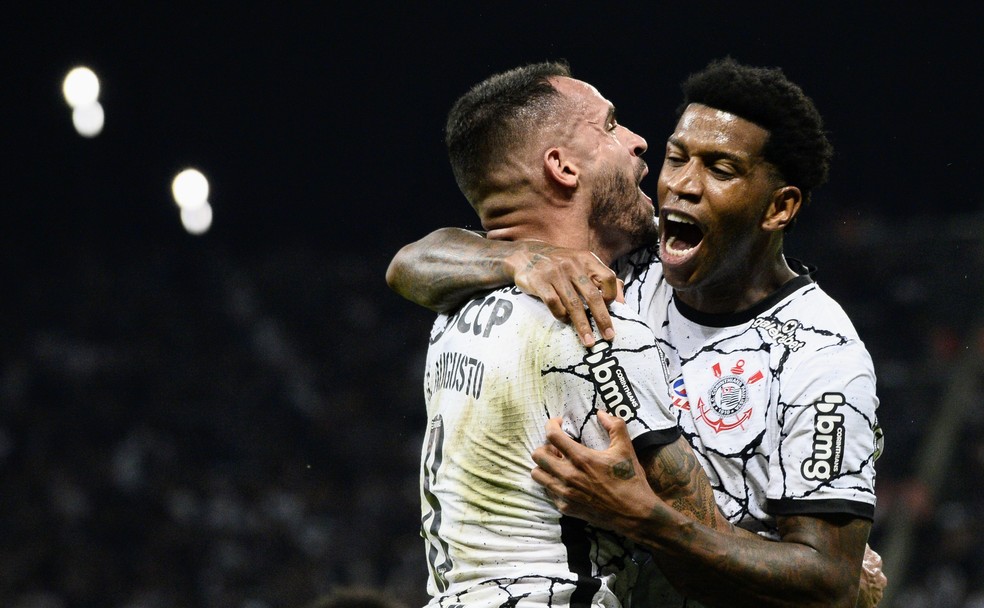 Corinthians tem quarteto de veteranos em último ano de contrato e pode viver despedidas