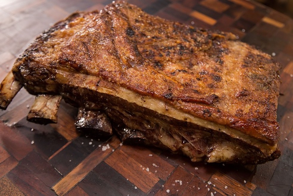 Costela Assada Na Brasa Receitas Receitas O fogo deve ser brando, baixo, e constante; costela assada na brasa