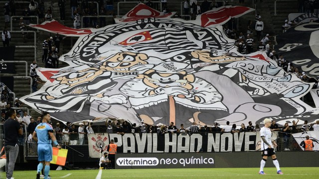 Torcida do Corinthians em jogo contra o S&Atilde;&pound;o Bernardo