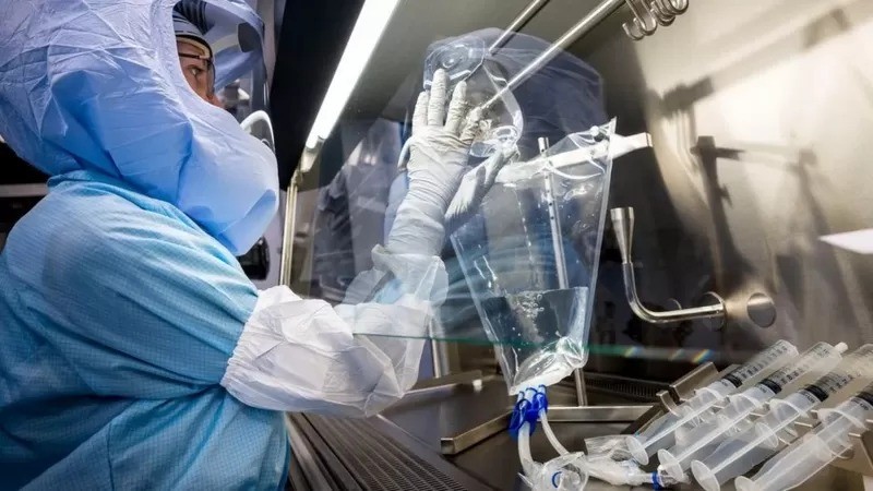 A tecnologia usada nas vacinas pode combater certos tipos de câncer (Foto: Getty Images via BBC News Brasil)