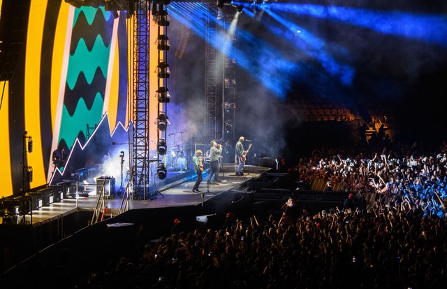 WELLINGTON, NEW ZEALAND - FEBRUARY 13: Six60 on stage at Sky Stadium on February 13, 2021 in Wellington, New Zealand. Around 30,000 fans attended the Six60 Saturdays event. The Six60 Saturdays concert series around New Zealand are the largest outdoor conc (Foto: Getty Images)