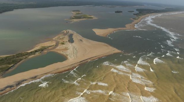 Rejeitos de lama castigam o Rio Doce desde rompimento de barragens ; samarco  (Foto: Fred Loureiro /Secom ES/Fotos Públicas)