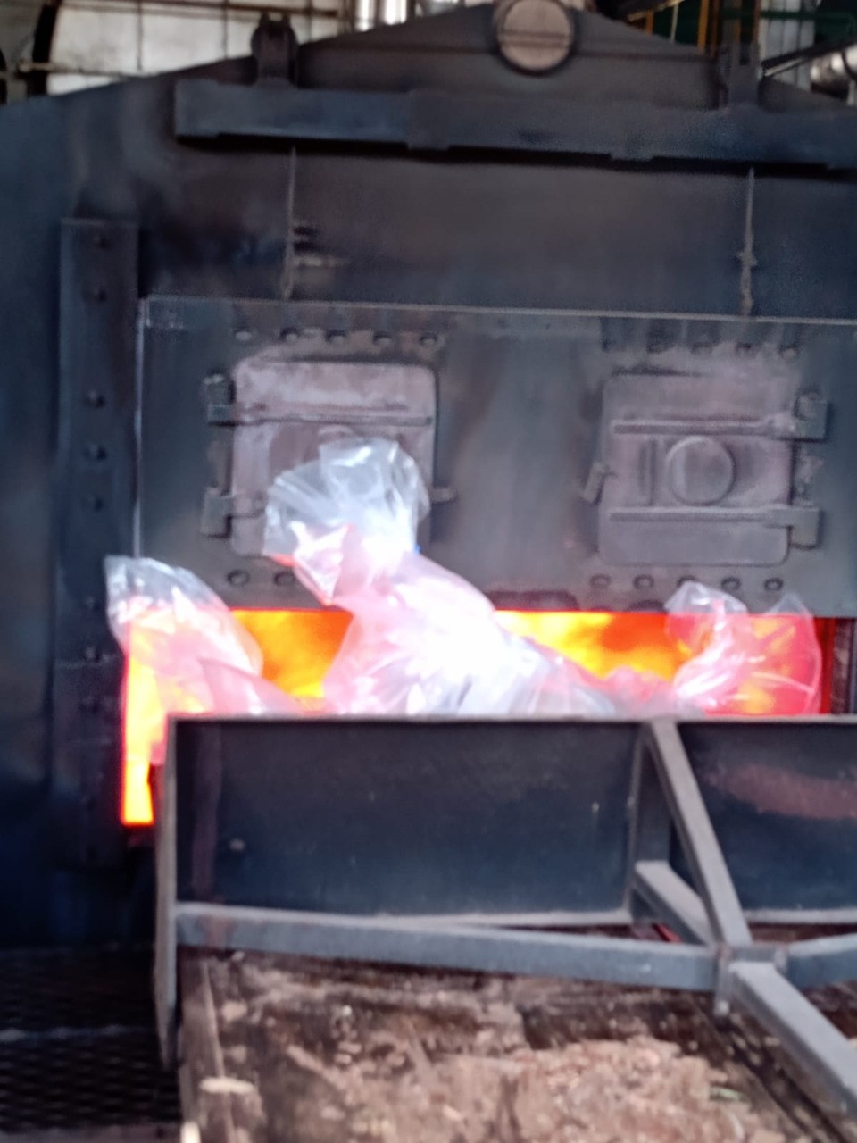 Carga de mais de 230kg de pasta base de cocaína é incinerada em caldeira de indústria em Adamantina