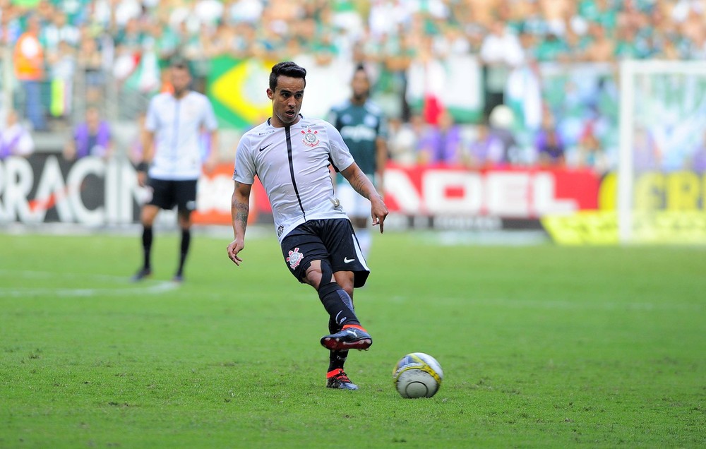 Jadson reage a reclamações do Palmeiras: “Vai começar a choradeira de novo”