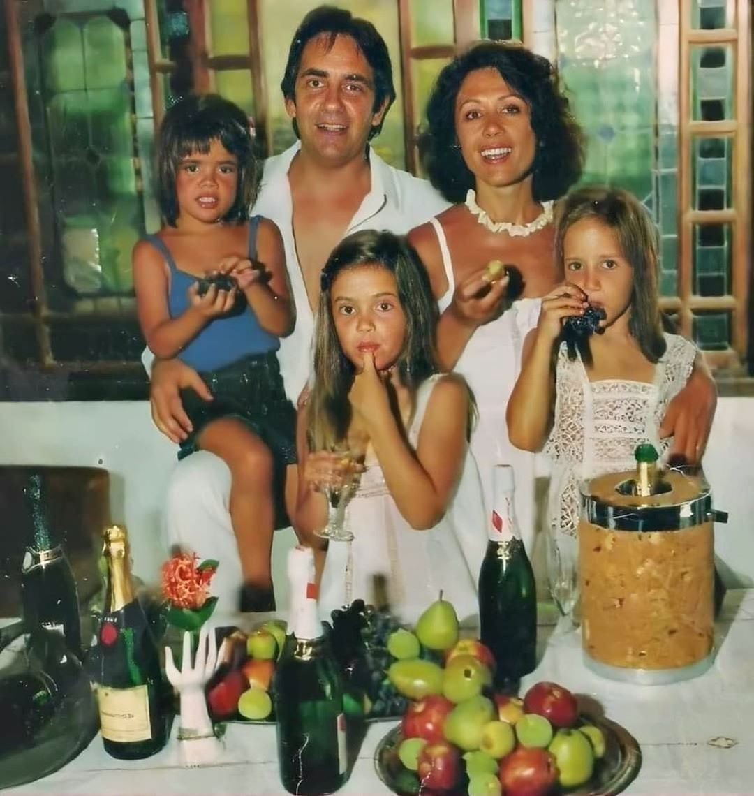Bel Kutner relebra foto antiga ao lado dos pais, Dina Sfat e Paulo José (Foto: reprodução/instagram)