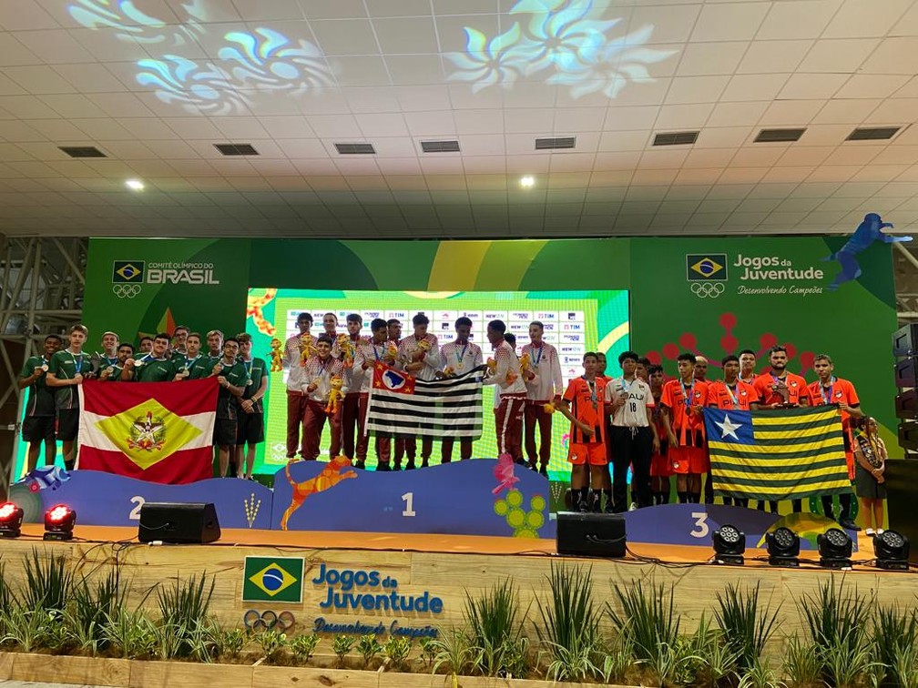 Seleção do Piauí no pódio do handebol nos Jogos da Juventude 2022 — Foto: Leandro Matos