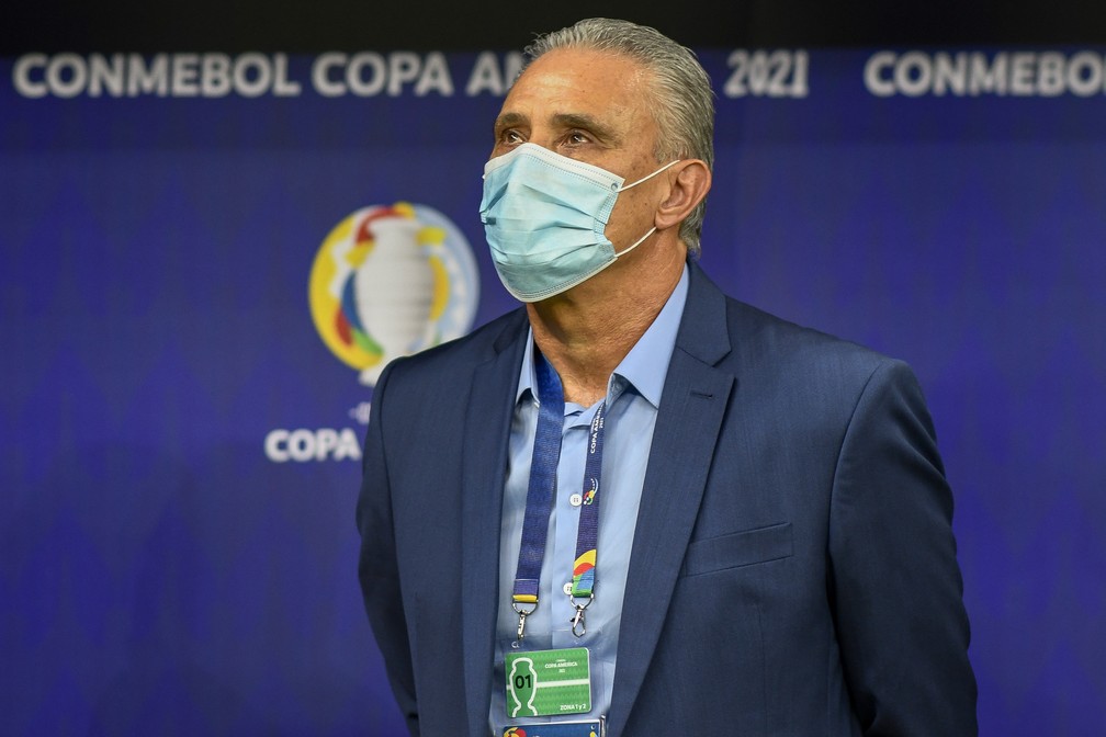 Tite foi punido por fazer cr�ticas � Conmebol � Foto: Mateus Bonomi/AGIF