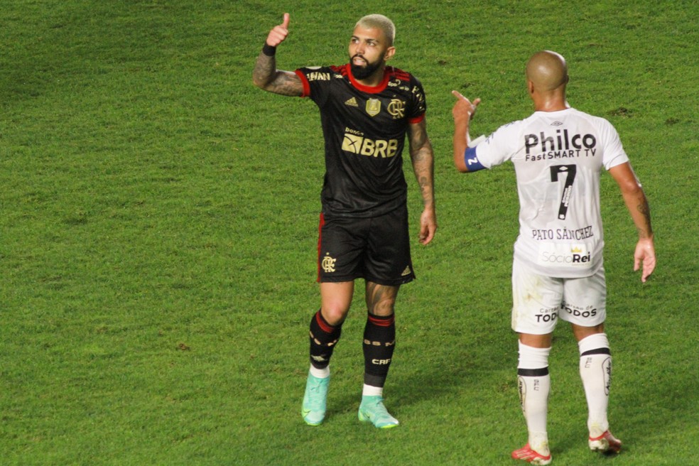 Com média superior a um gol por jogo, Gabigol volta à Vila com Flamengo após polêmica em 2021