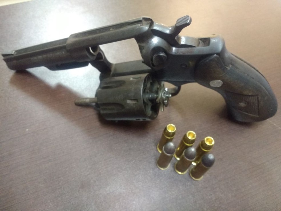 Armas foi encontrada com os adolescentes (Foto: Divulgação/Polícia Civil)