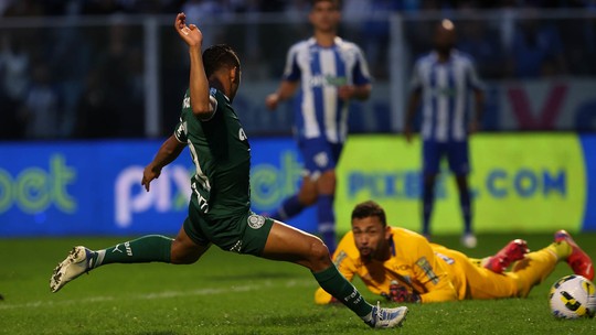 Análise: erros tiram chance de arrancada do Palmeiras em empate