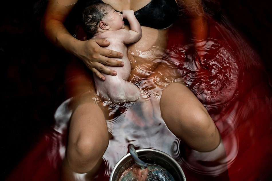 Foto premiada pelo concurso Birth Becomes Her  (Foto: Kendal Blacker Photography)