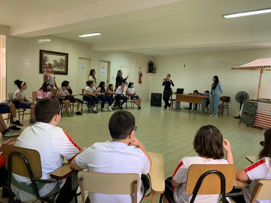 Programa leva informações sobre refugiados a Colégio da Imaculada Conceição, em Botafogo