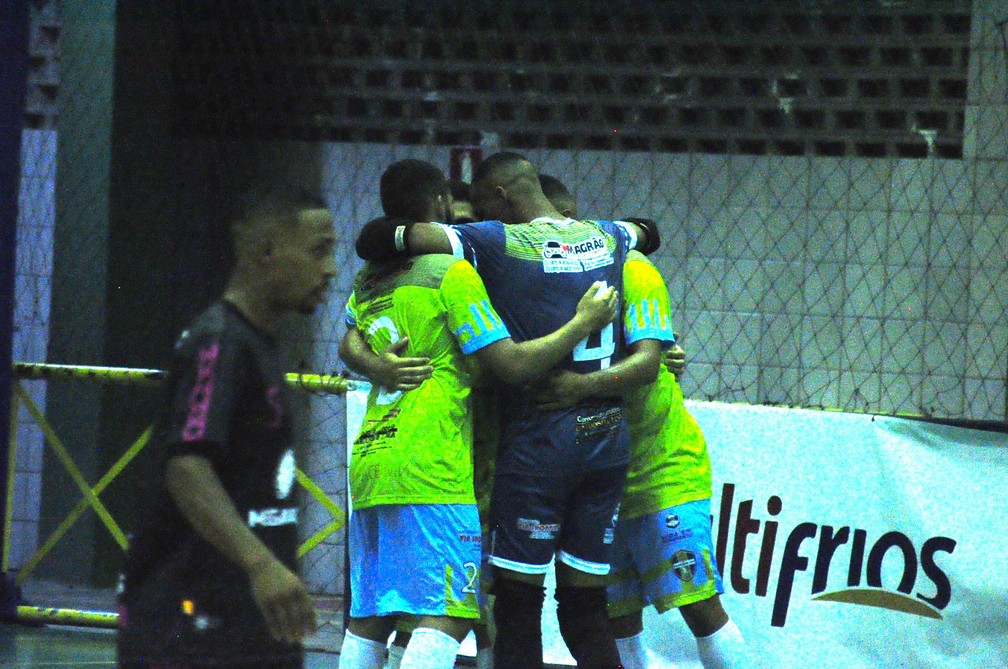 Cohab VI classificada na Copa TV Grande Rio de Futsal — Foto: Emerson Rocha / ge Petrolina