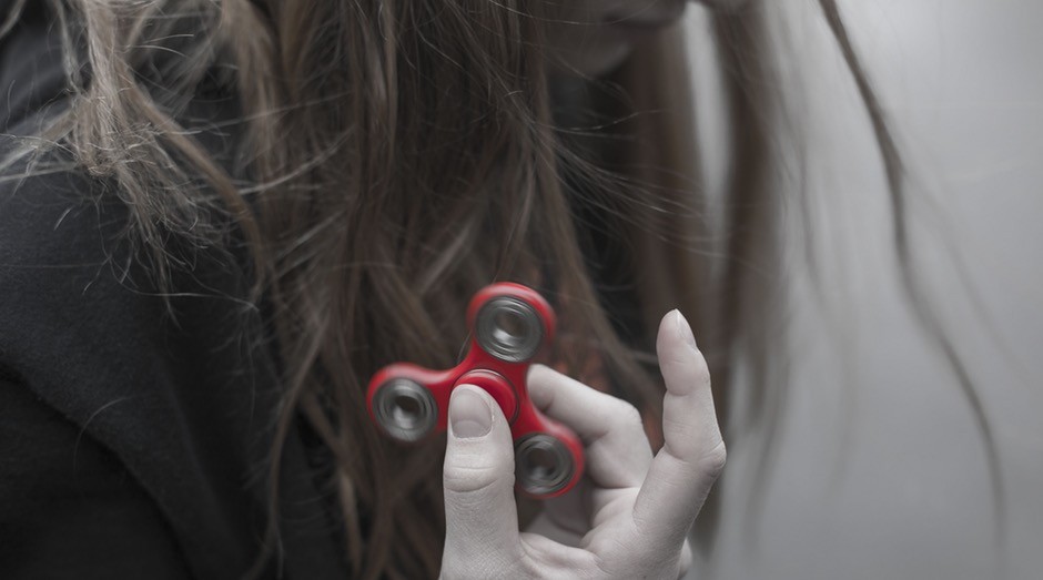 O hand spinner foi originalmente criado para aumentar a concentração. Escola no Rio quer proibir brinquedo (Foto: Pexels)