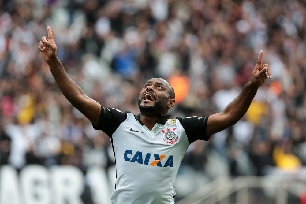 Corinthians busca informações sobre Vagner Love, mas retorno é improvável